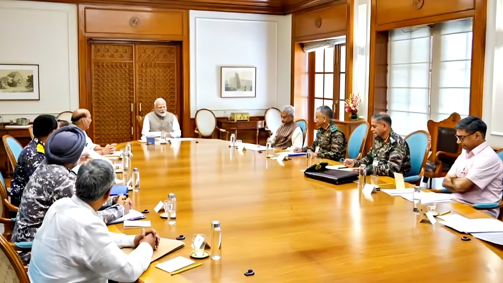 মোদির বাসায় নিরাপত্তা বৈঠক, চালু হচ্ছে ভারতের বিমানবন্দরগুলো