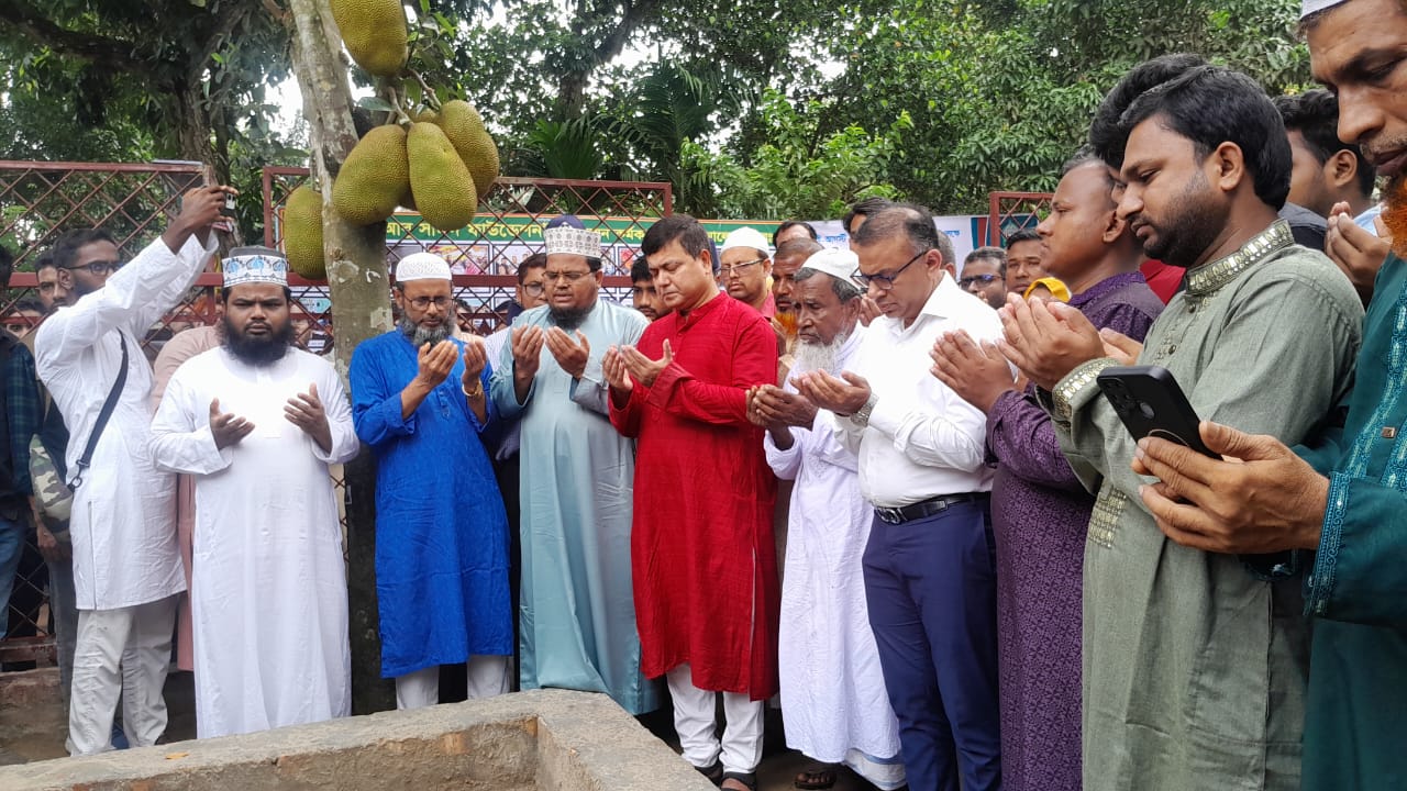 আবু সাঈদের কবর জিয়ারত করে শোক দিবসের কর্মসূচি শুরু
