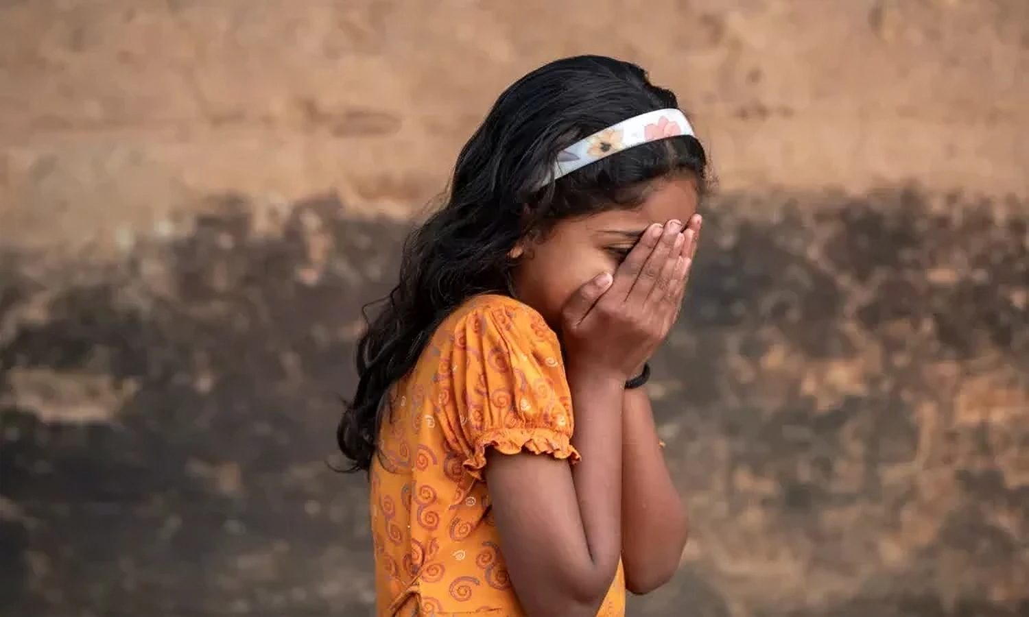 আপন মানুষের কাছেও অনিরাপদ শিশুরা