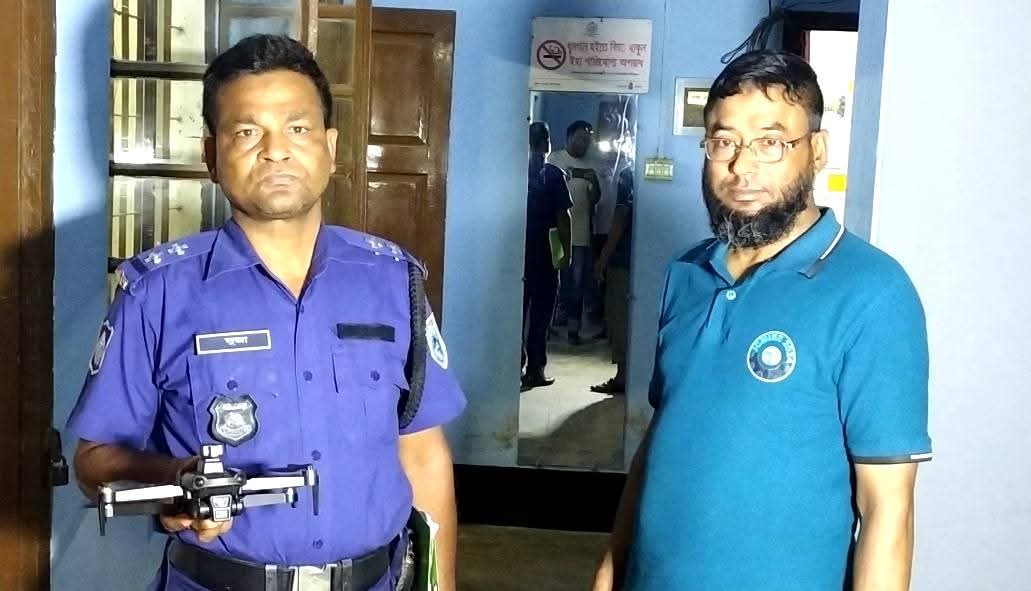 দিনাজপুরের হাকিমপুর সীমান্তে ‘ভারতীয়’ ড্রোন