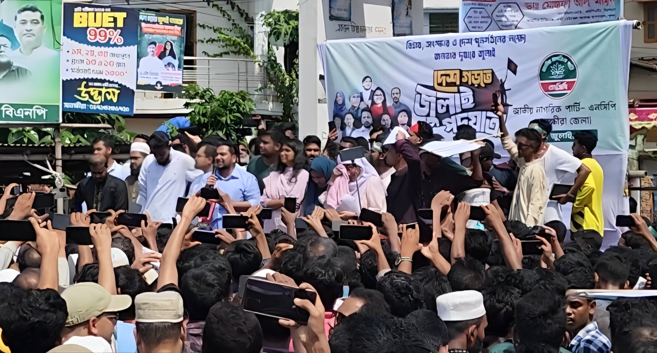 ‘এত বড় একটা ঘটনা ঘটিয়েছে, তাই এঁদের দেখতে এলাম’