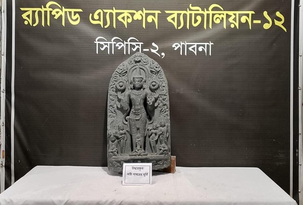 পাবনায় ৭৪ কেজি ওজনের কষ্টিপাথরের মূর্তি উদ্ধার
