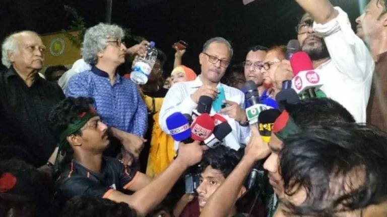 জগন্নাথ শিক্ষার্থীদের আন্দোলন: দাবি মেনে নিল সরকার, কর্মসূচি প্রত্যাহার