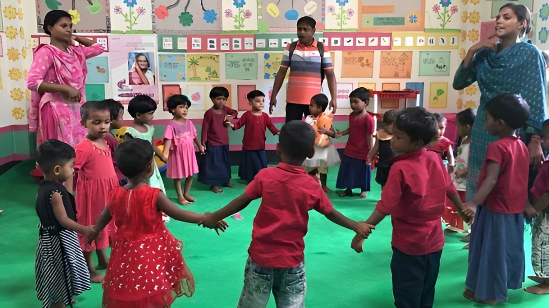 যেভাবে টিকে থাকার জন্য লড়ছে চা-শ্রমিকের ভাষা