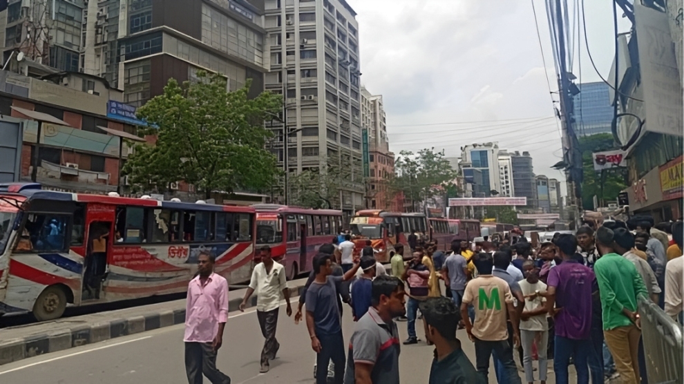 তীব্র যানজটের কবলে রাজধানী
