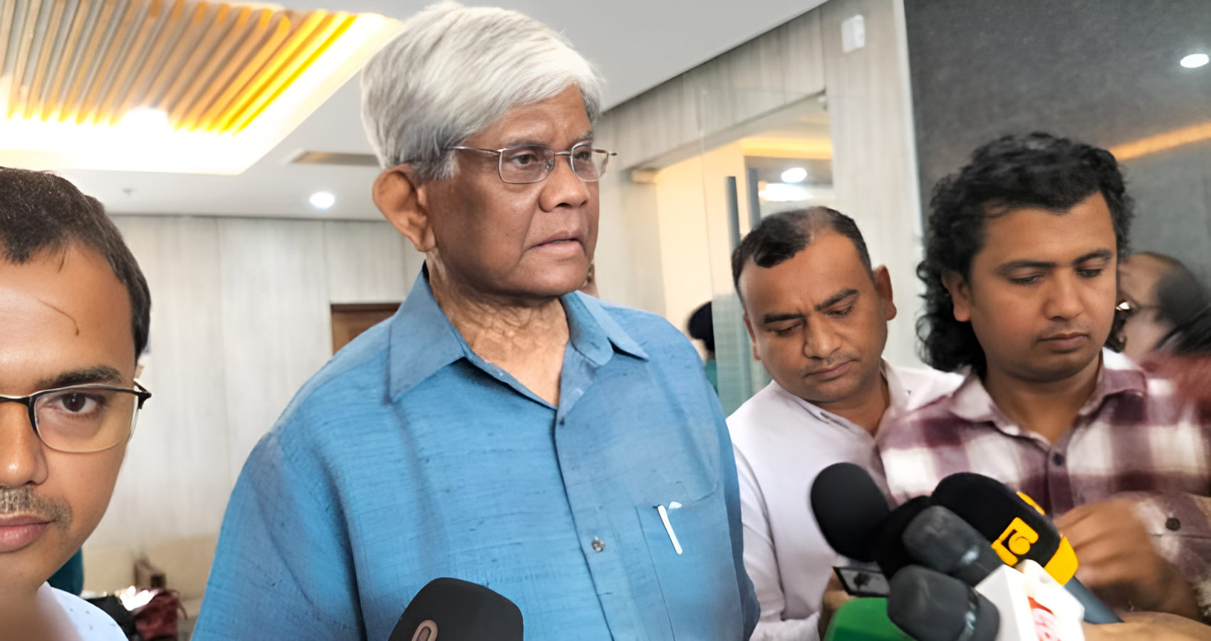 চিন্তাভাবনা করেই অধ্যাদেশ, দুশ্চিন্তার কিছু নেই: এনবিআর বিলুপ্তি নিয়ে অর্থ উপদেষ্টা