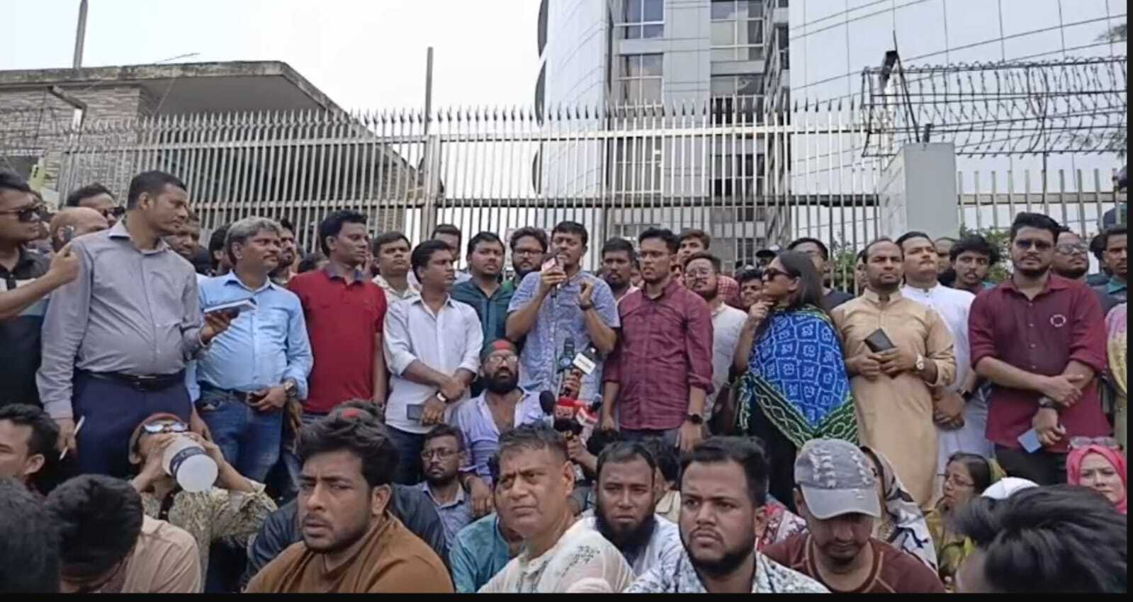 ইসি পুনর্গঠন ও স্থানীয় সরকার নির্বাচনের দাবিতে এনসিপির বিক্ষোভ, তিন উপদেষ্টার পদত্যাগ দাবি